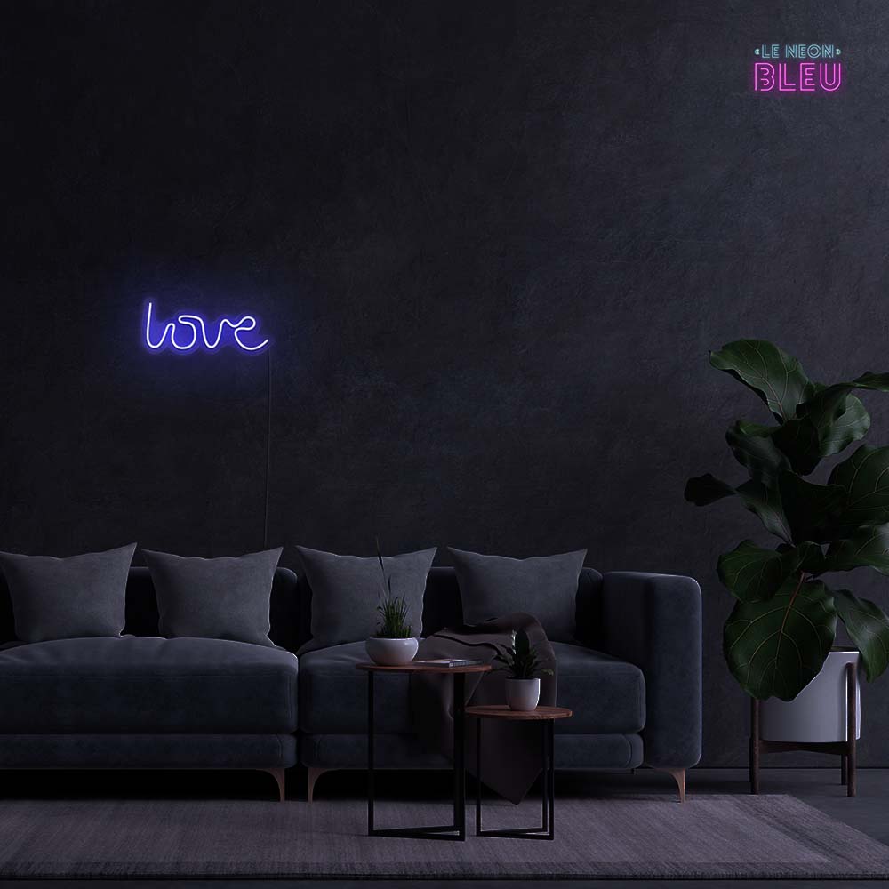 Love - Néon Mural