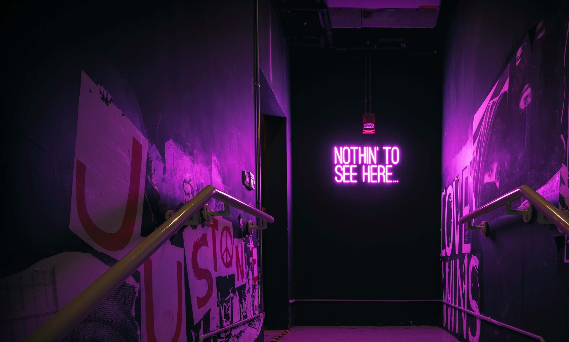 Commandez Votre Néon LED Personnalisé Aujourd'hui | Design Unique